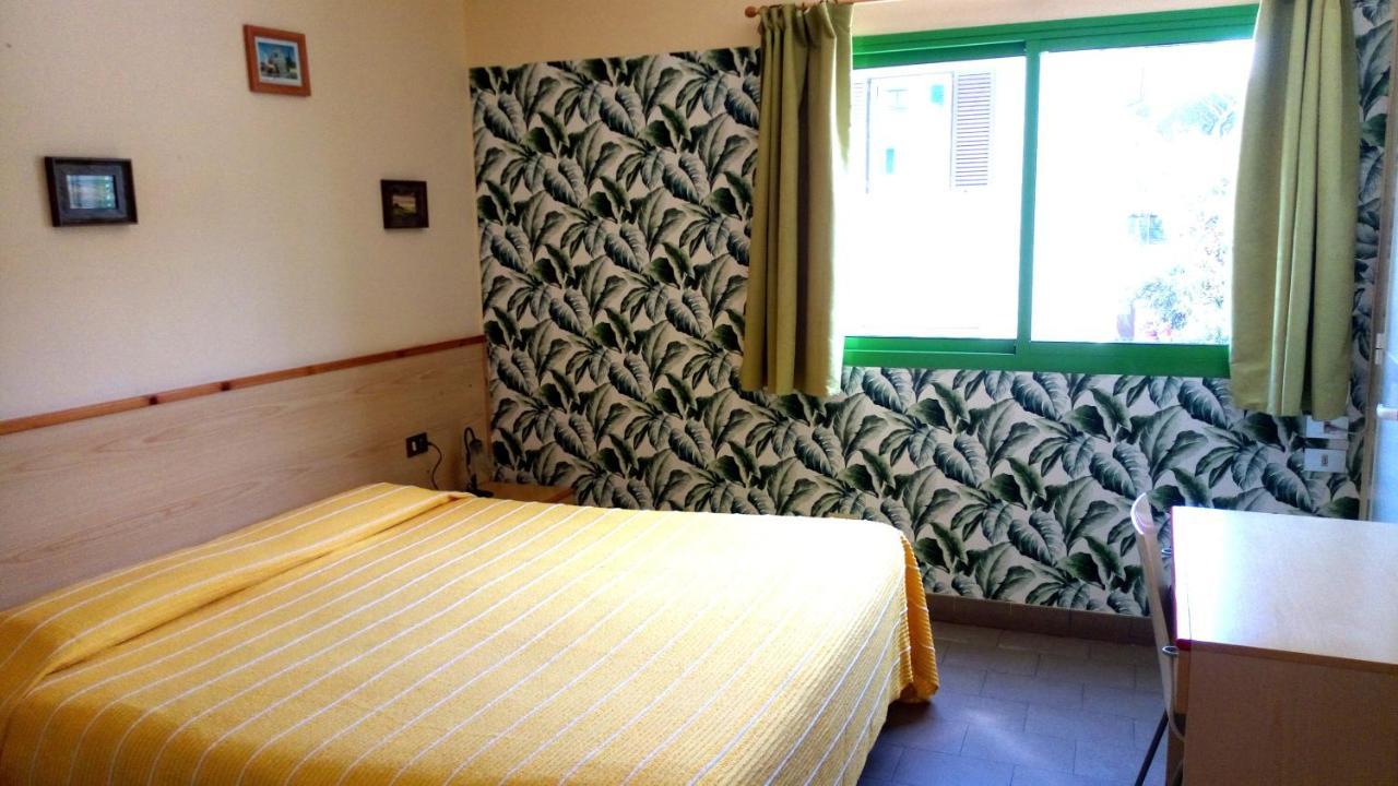 Hotel Lupo Di Mare Marina di Castagneto Carducci Buitenkant foto