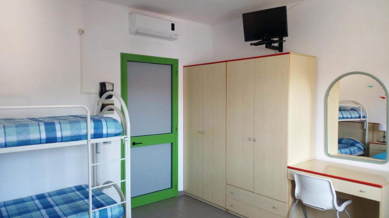 Hotel Lupo Di Mare Marina di Castagneto Carducci Buitenkant foto