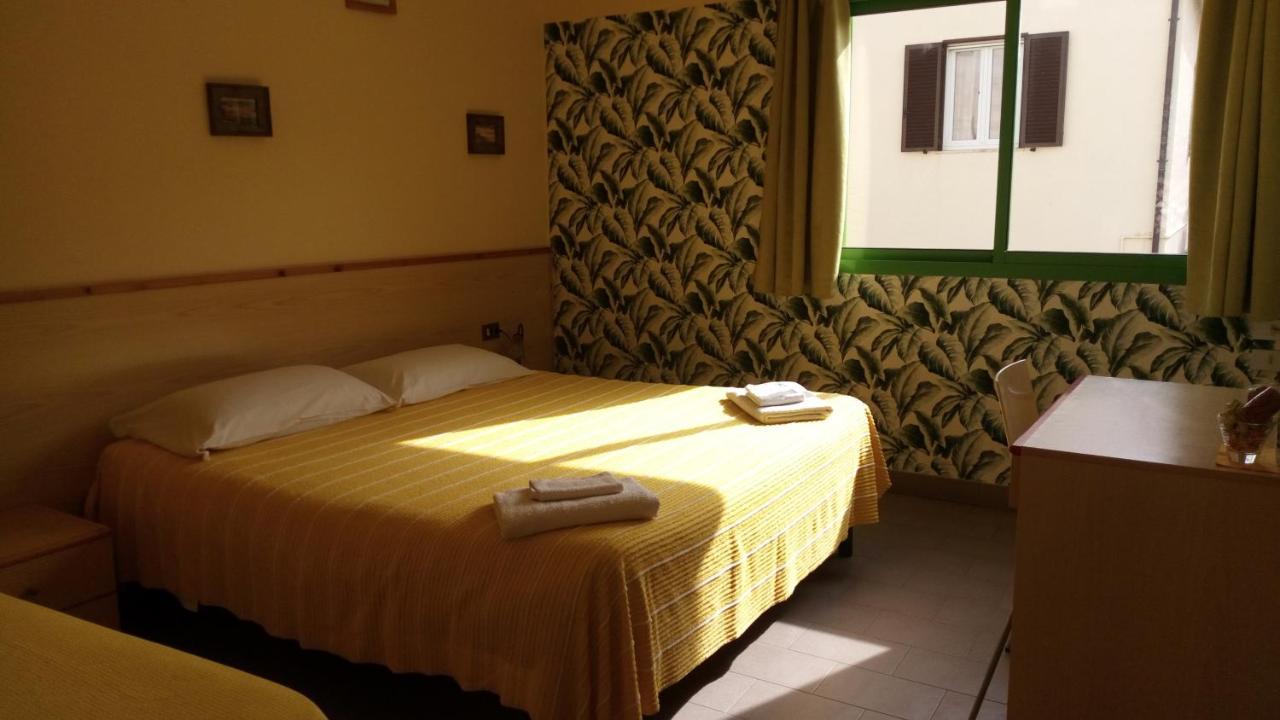 Hotel Lupo Di Mare Marina di Castagneto Carducci Buitenkant foto